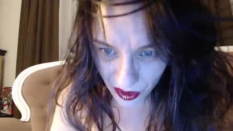 Snapshot of ladygilda chatting on January 2025 08:00:01 PM LADYGILDA online show from January 2025 08:00:01 PM