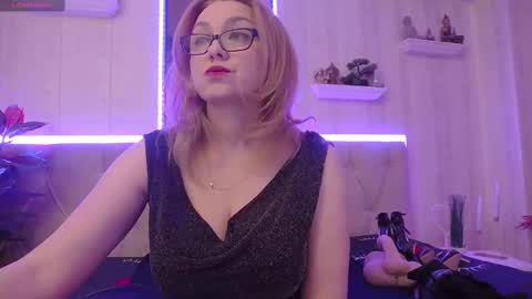 Snapshot of ladyjeen chatting on February 2025 07:54:02 AM Lady Jeen Back on Sunday 8th of December online show from February 2025 07:54:02 AM
