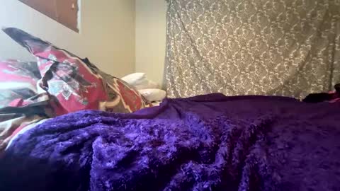 Snapshot of ladyluciii chatting on December 2024 07:26:02 AM ladyluciii online show from December 2024 07:26:02 AM