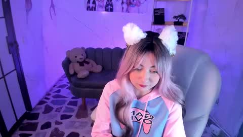 Lady  online show from October 2025 04:57:01 AM