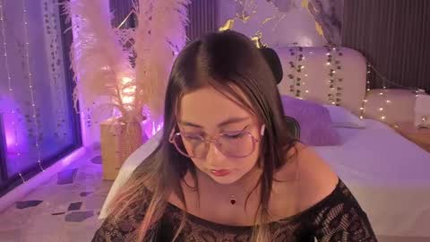 Lady  online show from February 2026 05:07:02 AM