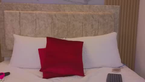 laiamilf online show from February 2025 12:38:02 AM