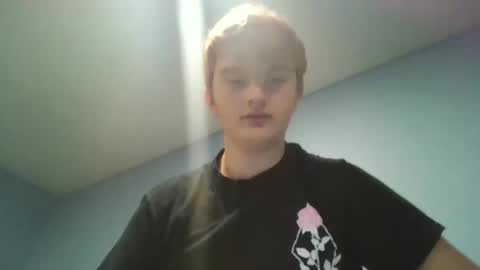 laikthing18 online show from December 2024 04:00:01 PM