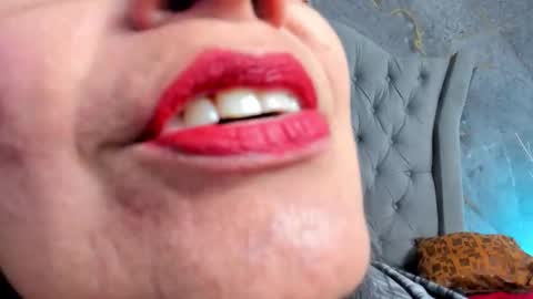 Lailacastillo online show from October 2025 11:55:01 AM