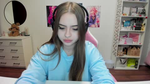 Kira online show from December 2024 11:25:01 PM