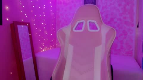 lala Moon online show from January 2026 12:07:02 PM