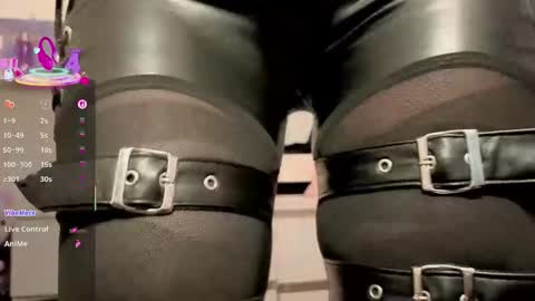 Snapshot of lala_pantyhose chatting on November 2025 03:57:02 PM Miss Lala online show from November 2025 03:57:02 PM