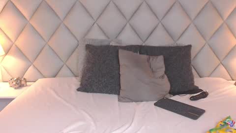 Laly Castro online show from December 2024 08:05:02 PM