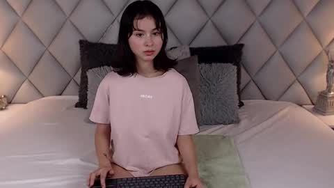 Snapshot of lalycastro chatting on January 2025 07:48:01 PM Laly Castro online show from January 2025 07:48:01 PM