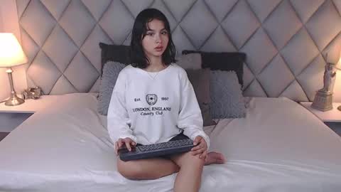 Laly Castro online show from January 2025 07:28:01 PM