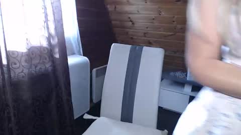 Snapshot of lamadrina006 chatting on October 2025 07:53:02 AM LaMadrina006 online show from October 2025 07:53:02 AM