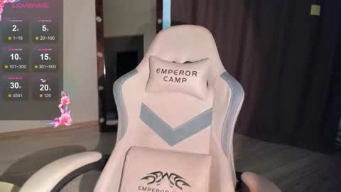 Lana online show from November 2025 11:00:01 AM