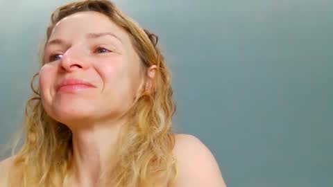 Snapshot of lanaangeldream chatting on September 2025 12:29:01 PM Lana online show from September 2025 12:29:01 PM