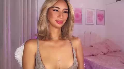 Lana online show from September 2025 02:22:02 AM