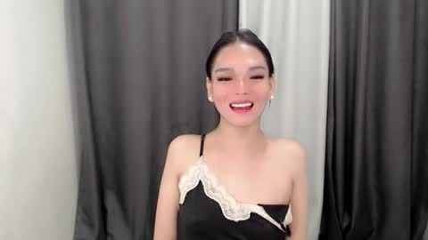 lanawyatt_ online show from November 2025 02:31:02 PM