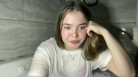 lanelizzie348 online show from April 2026 02:22:02 AM