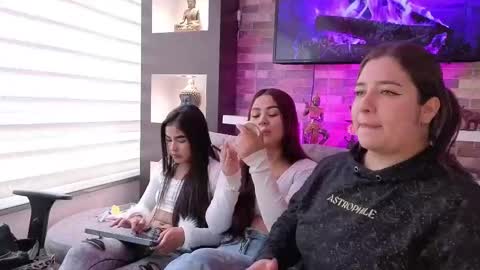 lanna_as online show from October 2025 02:58:02 PM