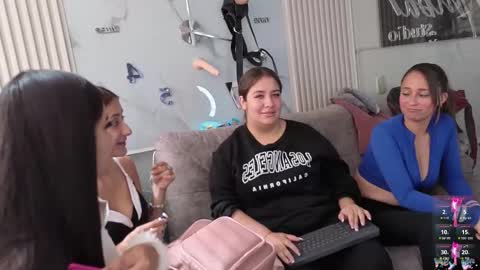 lanna_as online show from November 2025 02:42:01 PM