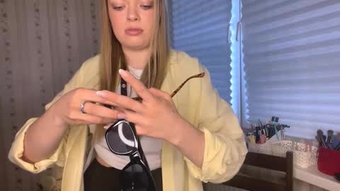 Hello My name is Lola online show from March 2026 01:54:02 PM