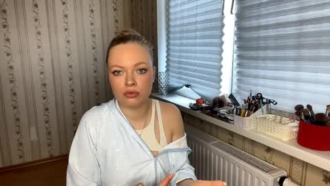 Hello My name is Lola online show from April 2026 01:41:01 PM