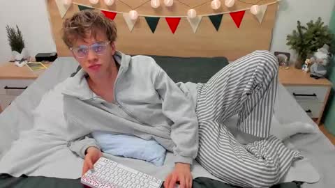 Fandi online show from January 2025 04:11:01 PM