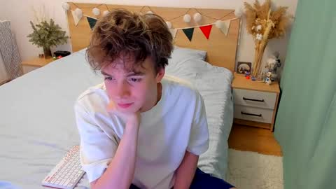 Fandi online show from February 2025 05:23:02 PM