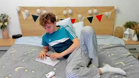 Fandi online show from March 2025 07:43:02 PM