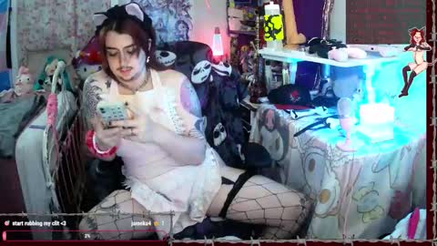 FtMhellhound online show from October 2025 04:35:02 AM