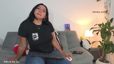 Lara  online show from February 2026 01:12:01 AM