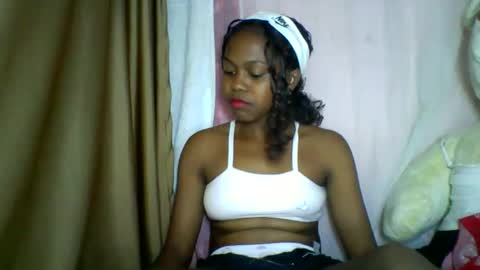 Snapshot of lara_belle chatting on May 2026 06:35:02 PM lara_belle online show from May 2026 06:35:02 PM