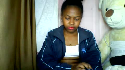 Snapshot of lara_belle chatting on May 2026 04:07:02 AM lara_belle online show from May 2026 04:07:02 AM