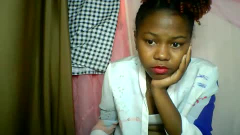 Snapshot of lara_belle chatting on June 2026 08:05:02 AM lara_belle online show from June 2026 08:05:02 AM