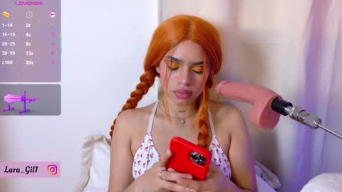 Lara Gill online show from September 2025 03:05:01 PM