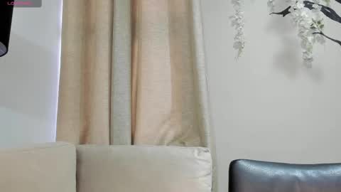      700  200   online show from November 2025 12:00:02 PM