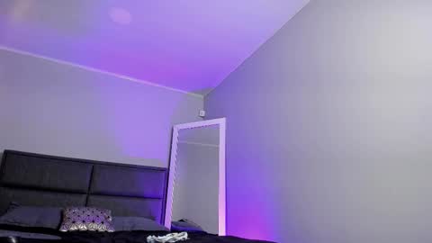 lara_reynolds_ online show from February 2026 09:42:01 PM