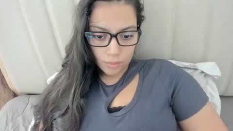 lara online show from November 2025 12:28:02 PM