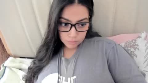 lara online show from December 2025 02:43:02 PM