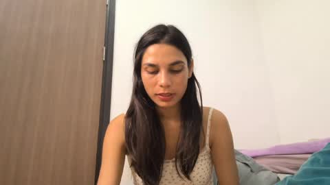 Olivia online show from May 2026 05:13:01 AM