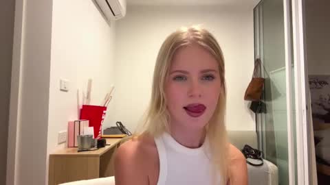 Stella online show from February 2026 10:18:02 AM