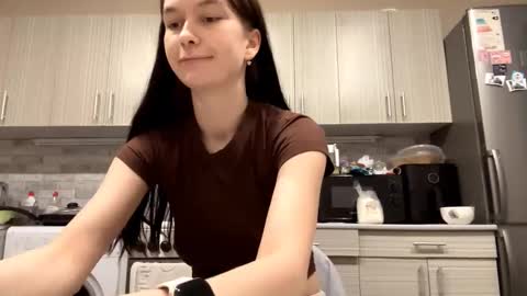 lara online show from March 2026 09:32:01 PM