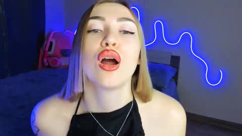 LaraKrein lk online show from October 2025 01:44:01 PM