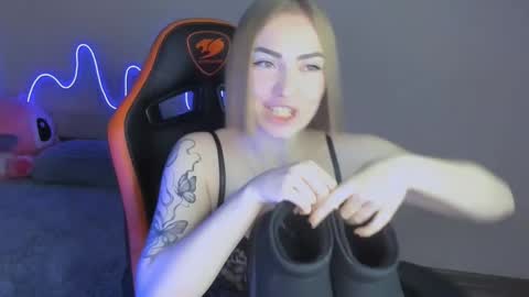 LaraKrein lk online show from November 2025 03:33:01 PM