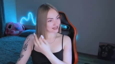 LaraKrein lk online show from April 2026 05:51:01 PM