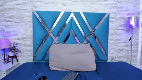 Lara Murphy online show from February 2025 09:41:02 PM