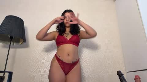 Snapshot of larirossi chatting on June 2026 02:01:01 PM Rossi angel online show from June 2026 02:01:01 PM