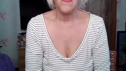 larisaq4ugo24 online show from July 2026 07:33:01 AM