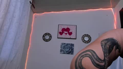 Snapshot of larissa_baker chatting on December 2024 10:52:02 PM isa 3 online show from December 2024 10:52:02 PM