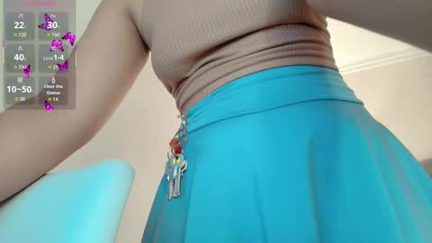 Larissas online show from October 2025 12:18:01 AM