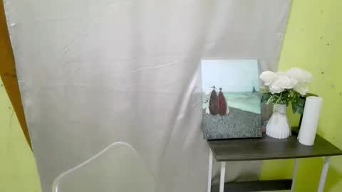 Snapshot of laspagera chatting on November 2025 06:22:02 PM Kendra online show from November 2025 06:22:02 PM