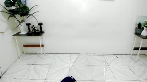 Snapshot of laspagera chatting on April 2026 12:03:02 PM Kendra online show from April 2026 12:03:02 PM